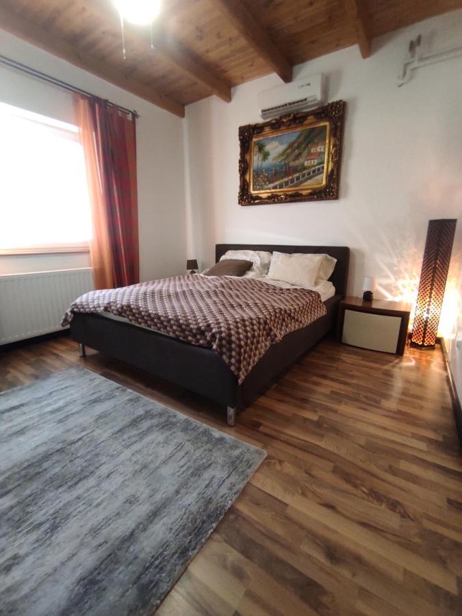 Borostyan Apartmanhaz Morahalom Luaran gambar