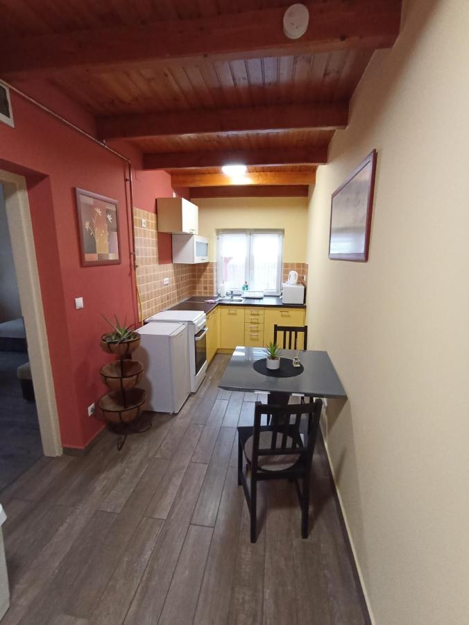 Borostyan Apartmanhaz Morahalom Luaran gambar