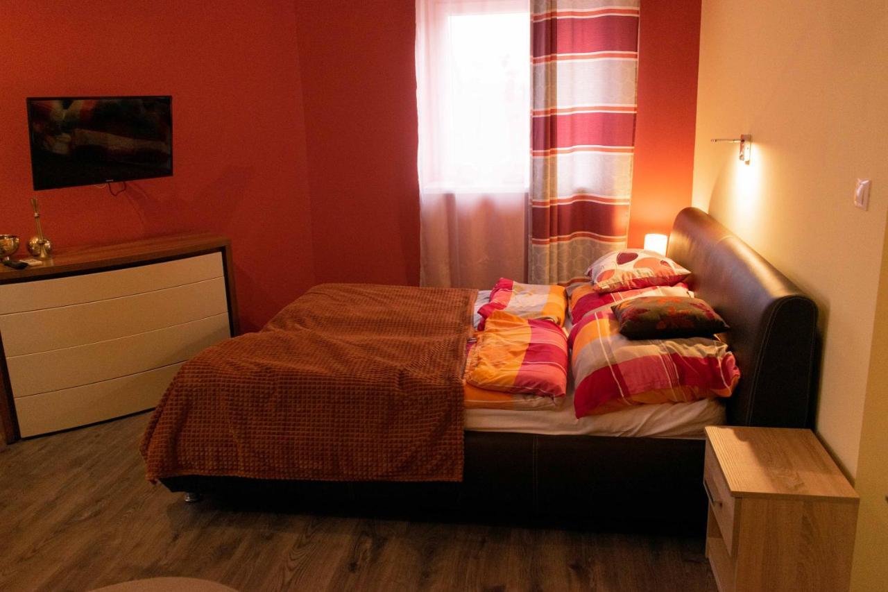 Borostyan Apartmanhaz Morahalom Luaran gambar
