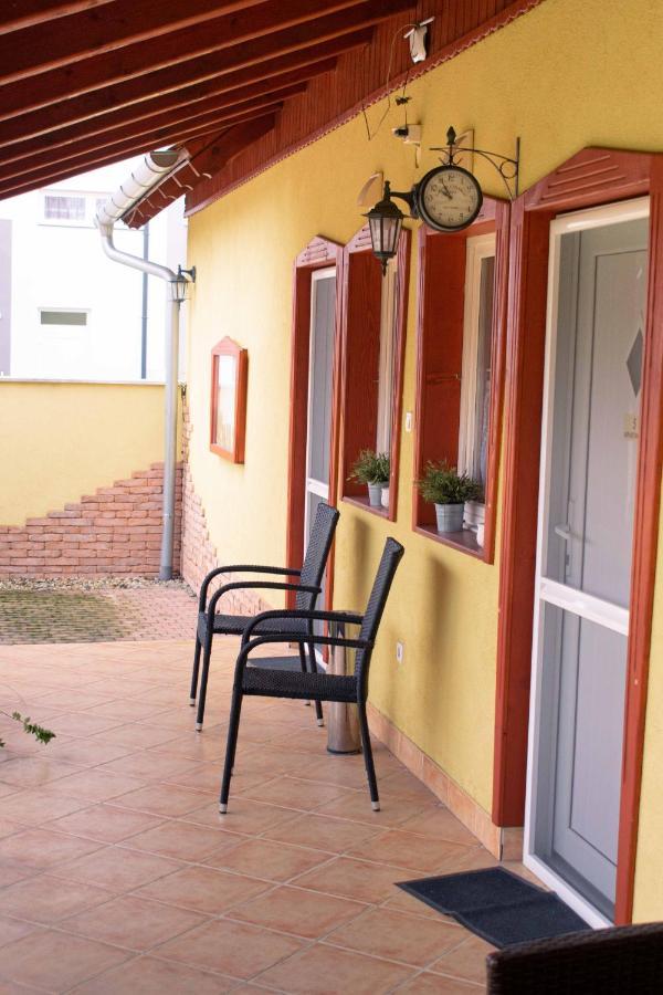 Borostyan Apartmanhaz Morahalom Luaran gambar