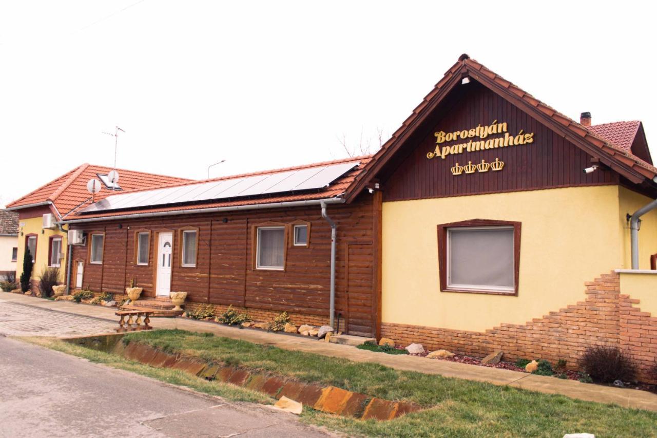 Borostyan Apartmanhaz Morahalom Luaran gambar