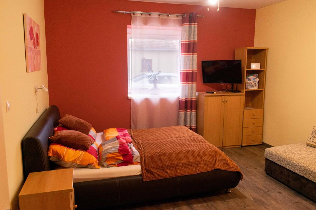 Borostyan Apartmanhaz Morahalom Luaran gambar