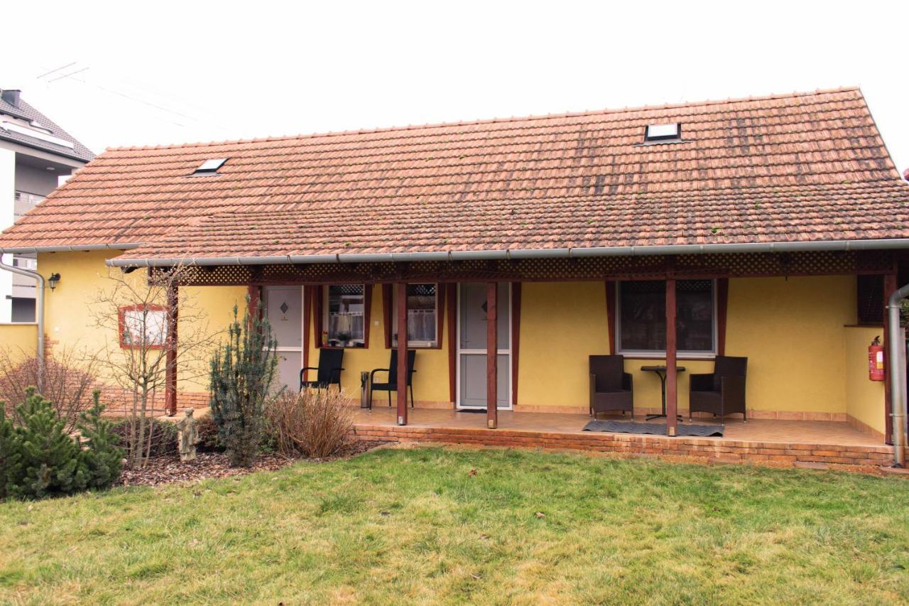 Borostyan Apartmanhaz Morahalom Luaran gambar