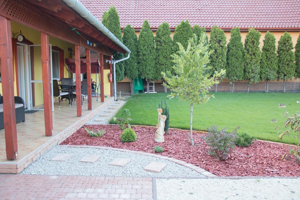 Borostyan Apartmanhaz Morahalom Luaran gambar