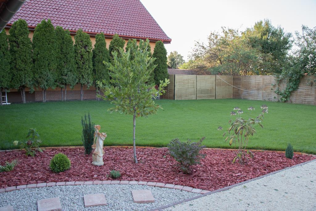 Borostyan Apartmanhaz Morahalom Luaran gambar